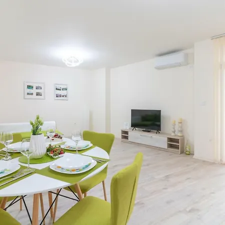 Domus Grand With Parking * פלובדיב