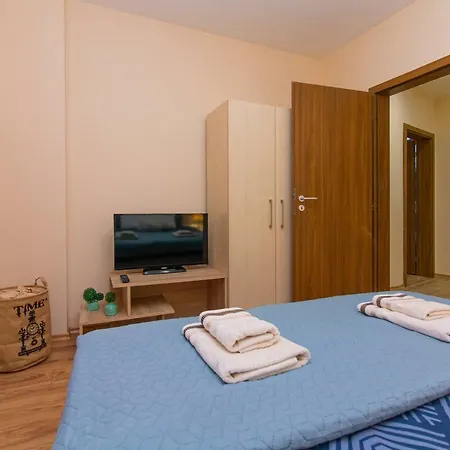 Domus Grand With Parking *