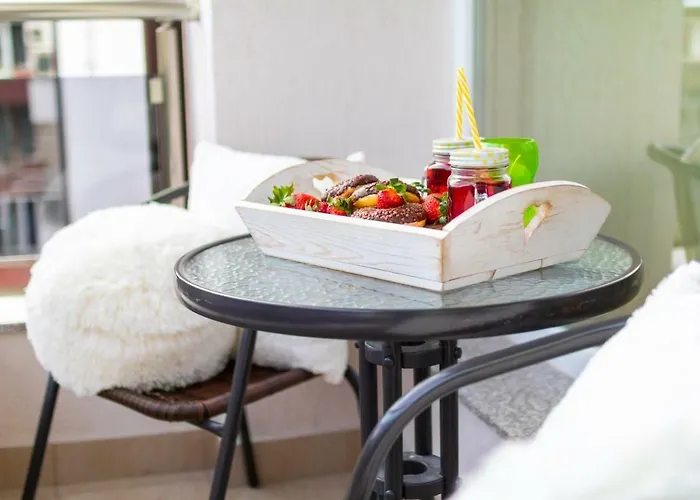 Domus Grand With Parking Apartment