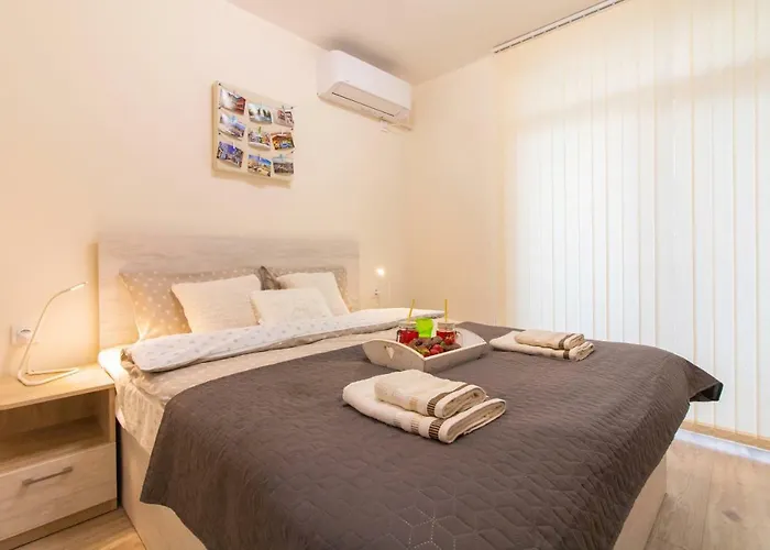 Domus Grand With Parking